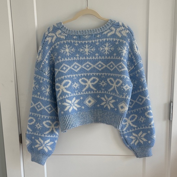 Blue and White Women’s Sweater - Picture 3 of 3